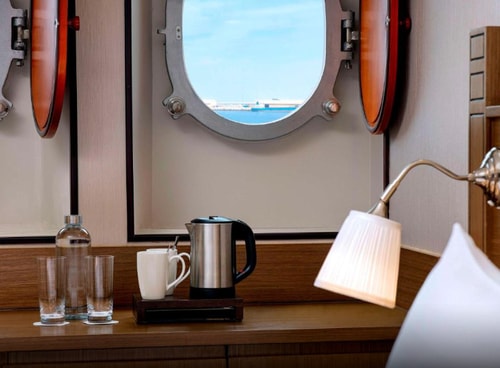 Classic King Room Near Port Saeed Dubai 3 Luxury Bookings