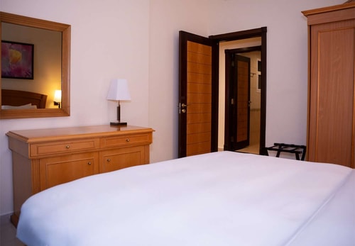 Furnished 3 Bedroom Apartments Near Khalid Lake 3 Luxury Bookings