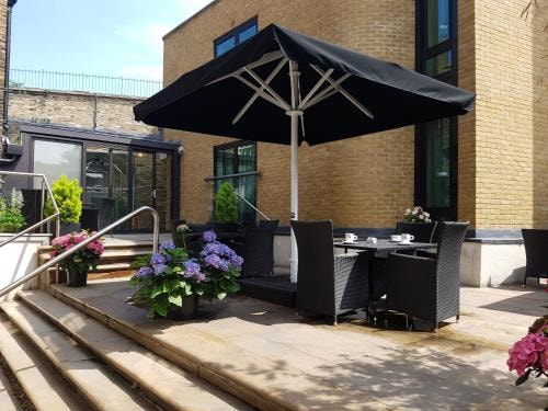 Standard Double Room Near Trininty Heating LON 9 Luxury Bookings