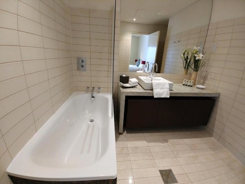 One Bedroom Apartment Near WTC Metro Station 6 Luxury Bookings