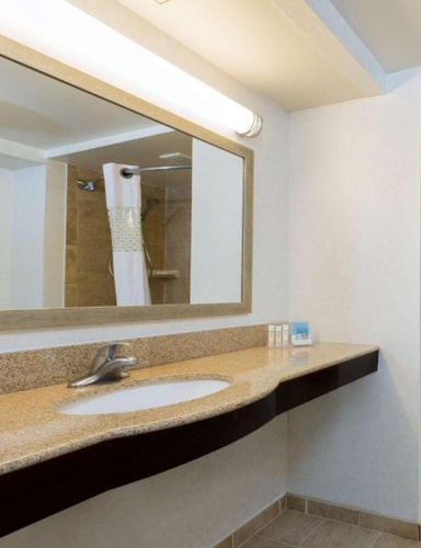 King Room Near Post Oak Park HOU 12 Luxury Bookings