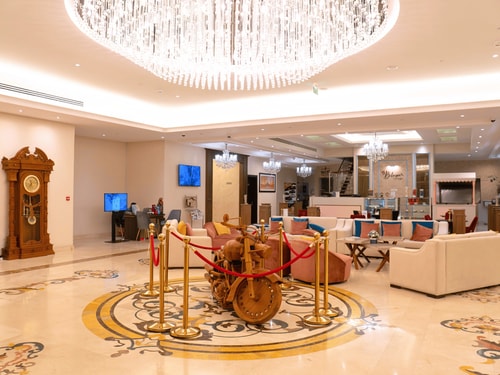 Deluxe Room Near Mashreq Metro By Luxury Bookings 9 Luxury Bookings