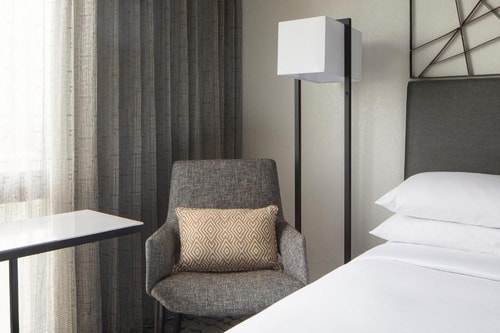 Queen Room Near William P Hobby Airport HOU 1 Luxury Bookings