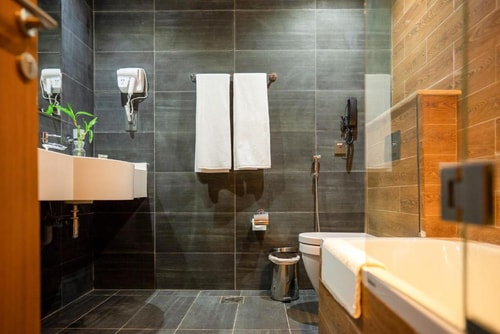 Deluxe King Or Twin Room Near Jewel Creek Tunnel 3 Luxury Bookings
