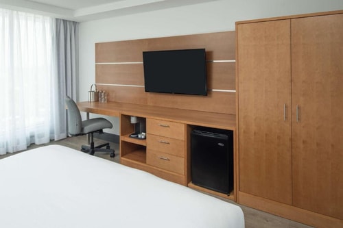 King Room Near Chica Miami MIA 15 Luxury Bookings