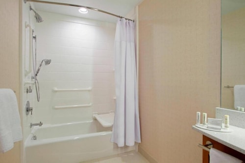 King Studio Near Commerce Park North HOU 3 Luxury Bookings