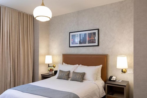 Deluxe Queen Room Near Madison Square Park NYC 3 Luxury Bookings