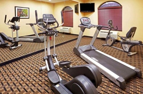 Standard Room Near Dallas Collision Center DAL 4 Luxury Bookings