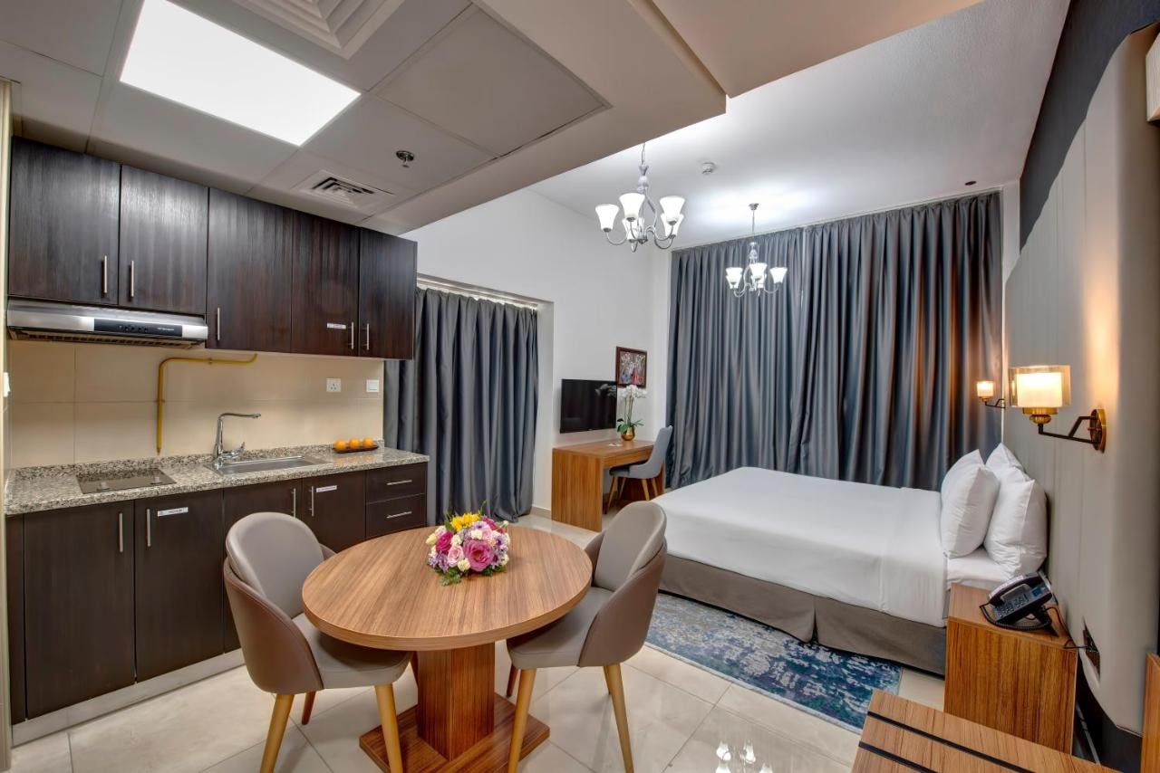 Deluxe Studio Apartment Next to Marina Mall Luxury Bookings