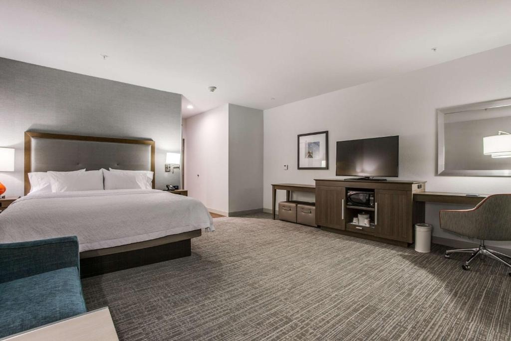 King Room Near Central Dentist DAL Luxury Bookings