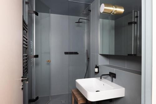 Cozy Studio Near Altab Ali Park LON 7 Luxury Bookings
