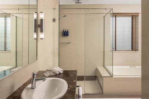 Premium King Or Twin Room Near Barsha Heights 4 Luxury Bookings