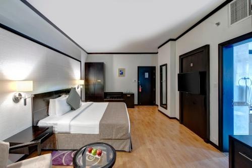Deluxe Room Near Al Salam Masjid By Luxury Booking Luxury Bookings