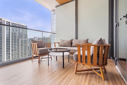 Luxury King Room Canal View Near Downtown Dubai 3 Luxury Bookings