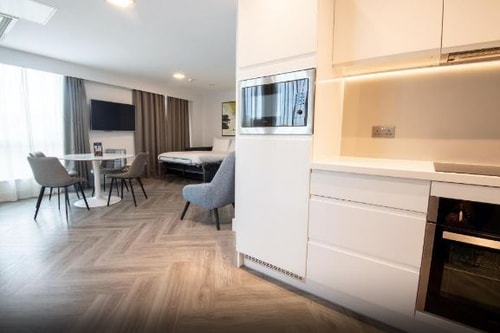Two Bedroom Apartment Near Stratford Park LON 1 Luxury Bookings