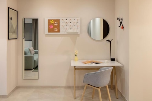 Two Bed Room Suite Next to DIFC Metro Dubai 13 Luxury Bookings