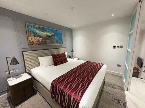 Studio Near Barclays Bank LON 1 Luxury Bookings