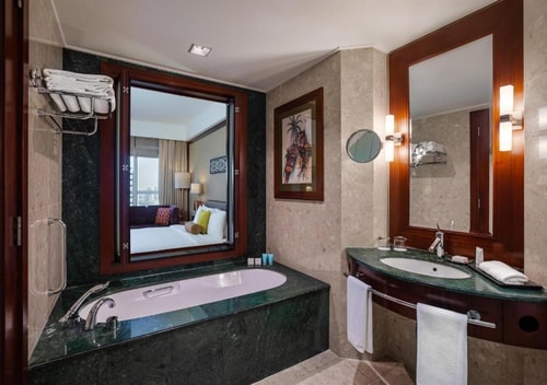 Deluxe Room Near Central Park Towers 4 Luxury Bookings