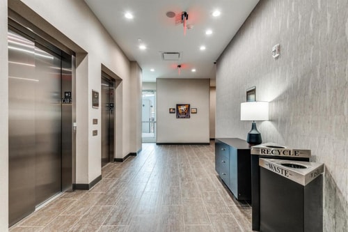 King Studio Suite Near American Red Cross DAL 8 Luxury Bookings