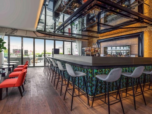 1 Bedroom Suite With Balcony in Palm Jumeirah 25 Luxury Bookings