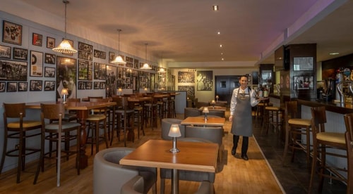 Double Room Near The Siege Museum LON 10 Luxury Bookings