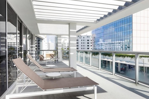 Queen Room Near  Starbucks MIA 13 Luxury Bookings