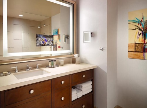 Queen Room Near Dallas Convention Center DAL 8 Luxury Bookings