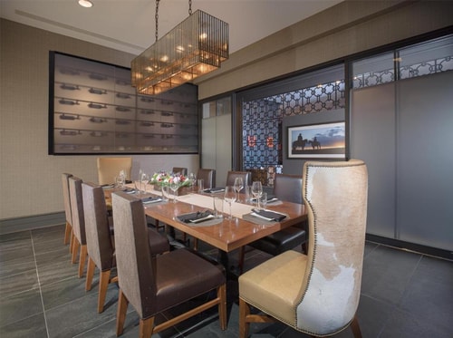 King Room Near Venture Commercial Real Estate DAL 17 Luxury Bookings