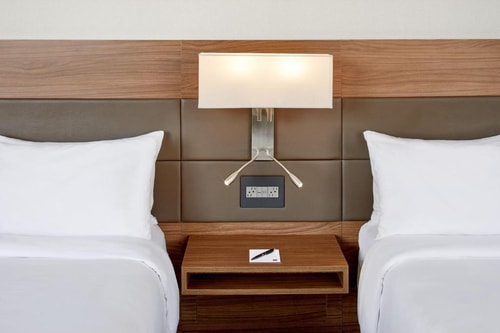 Queen Room Near Silver Diner WDC 1 Luxury Bookings