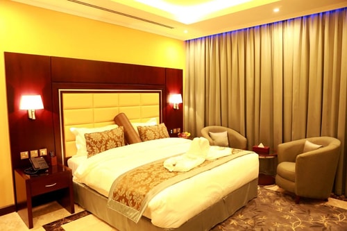 Deluxe Two Bedroom Apartment Near Abu Hail Park 1 Luxury Bookings