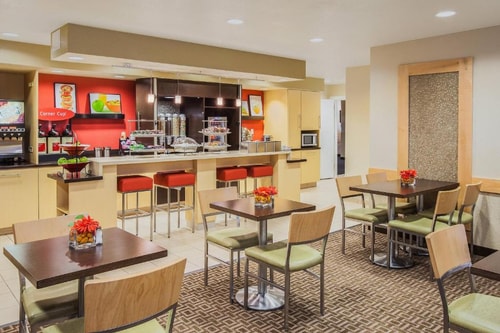 Queen Studio With Sofa Bed Near Planet Fitness HOU 7 Luxury Bookings