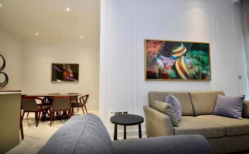 2 Bedroom Deluxe Apartment Near Barclays Bank LON 8 Luxury Bookings