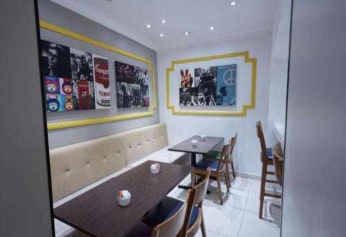 Double Or Twin Room Near Victoria Theatre LON 9 Luxury Bookings