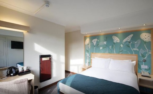 Standard Double Room Near Joymont Legal LON Luxury Bookings
