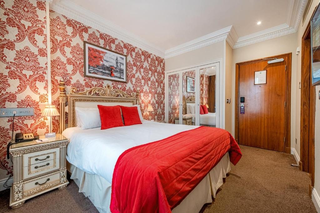 Queen Double Room Near Gloucester Park LON Luxury Bookings