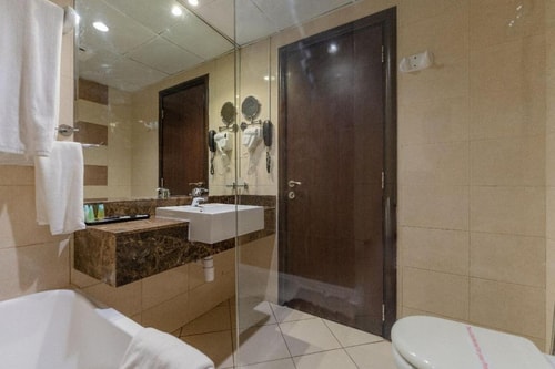 One Bedroom Apartment Near Mall of Emirates Ab 5 Luxury Bookings