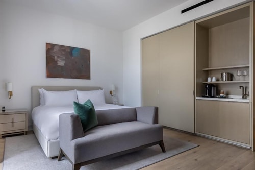 Standard Room Near Memorial Hills HOU 2 Luxury Bookings