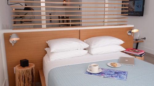 Garden House Studio Near Starbucks MIA 14 Luxury Bookings