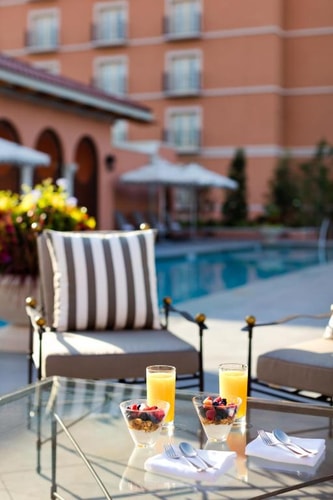 Deluxe Room Near Turtle Creek Parkway Park DAL 5 Luxury Bookings