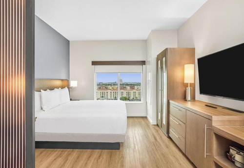King Room With Sofa Bed Near Baylor Medicine HOU Luxury Bookings