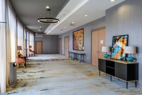 Standard King Room Near SJV Playground HOU 13 Luxury Bookings