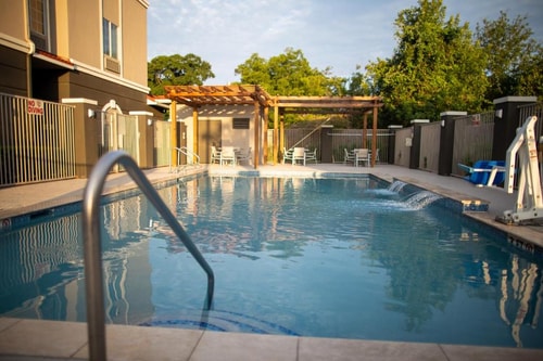 Deluxe King Room Near Thomas Bell Foster Park HOU 11 Luxury Bookings