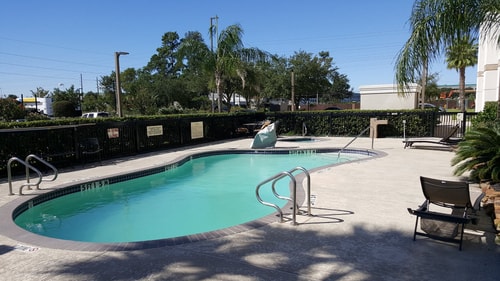 King Room Near IAH Airport Area HOU 14 Luxury Bookings