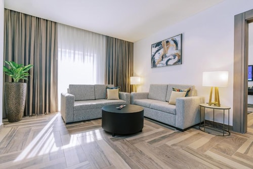 1 Bedroom Suite Pet Allowed Near Dubai Creek Plaza 3 Luxury Bookings