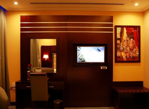 Deluxe Apartment Near Abu Hail Park Dubai 3 Luxury Bookings
