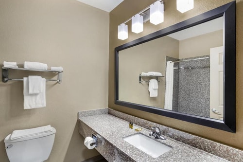 King Room With Sofa Bed Near Furr High School HOU 4 Luxury Bookings
