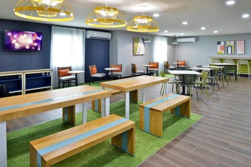 King Room Near Mathur Law Offices PC DAL 17 Luxury Bookings