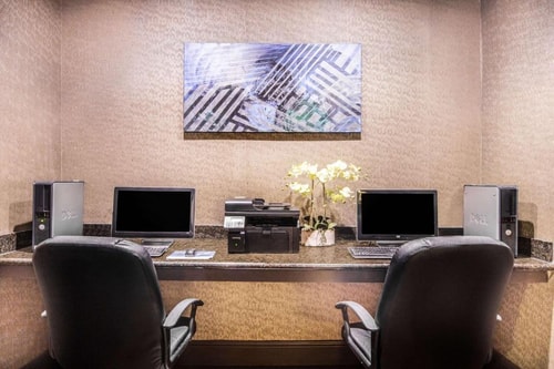 King Room Near Barnsco Texas Dallas DAL 7 Luxury Bookings