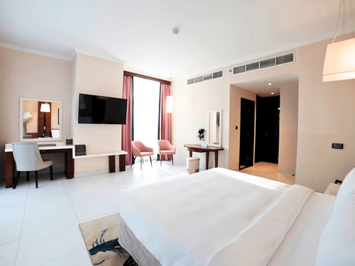 Deluxe King Or Twin Room Near To Mashreq Metro 2 Luxury Bookings