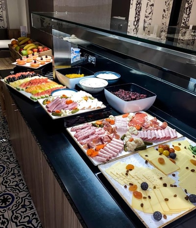 Superior Queen Room Near Chalkhill Park LON 9 Luxury Bookings